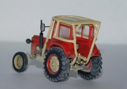 Zetor 4011 Traktor 4x2  s malou kabinou a ochranným rámem červený (model patina)