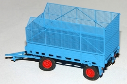 Fortschritt T087 přívěs s drátěnými bočnicemi modrý (model)
