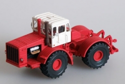 Kirowetz K700 těžký kolový traktor červený s bílou (model)