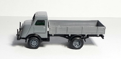 Šedý valník Horch H3 (model) – pohled ze strany se zaměřením na ložnou plochu a kola.