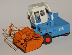 Fortschritt E281 řezačka s kukuřičnou lištou (model 1:87 modrý)