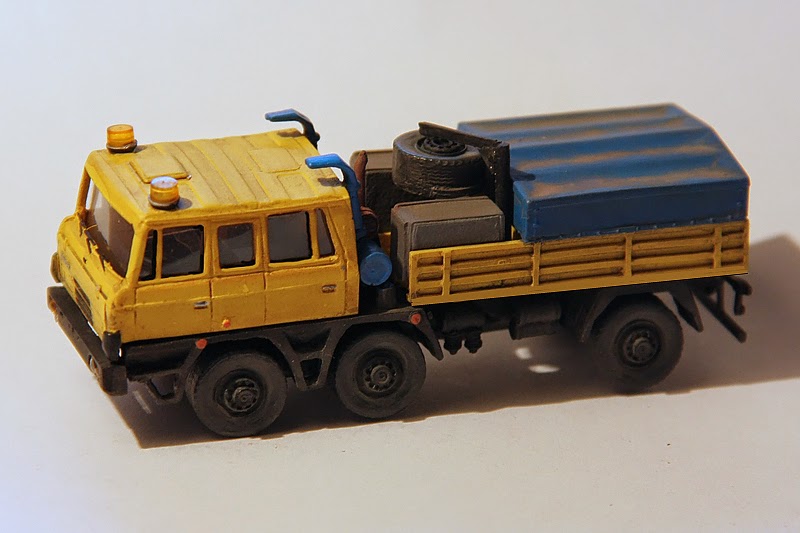 Tatra 815 TP tahač přívěsů (žlutý patina model Icar)