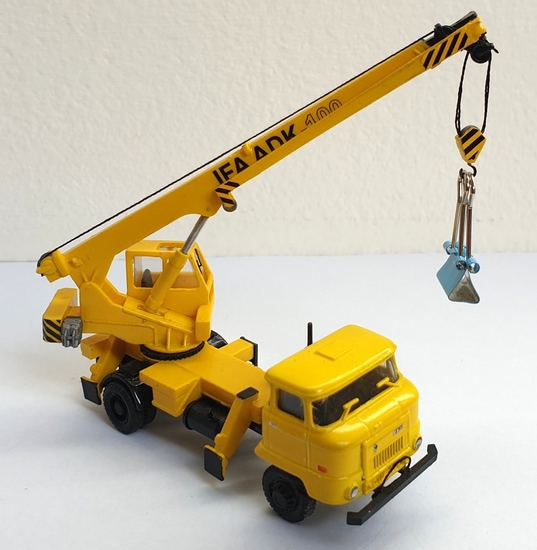 IFA L60  autojeřáb ADK-100