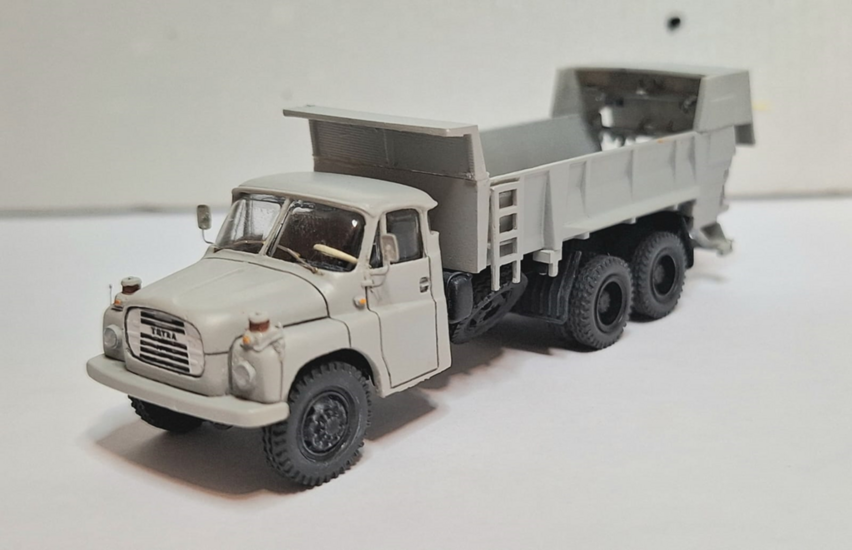 T148 rozmetadlo hnoje šedá kabina (model)
