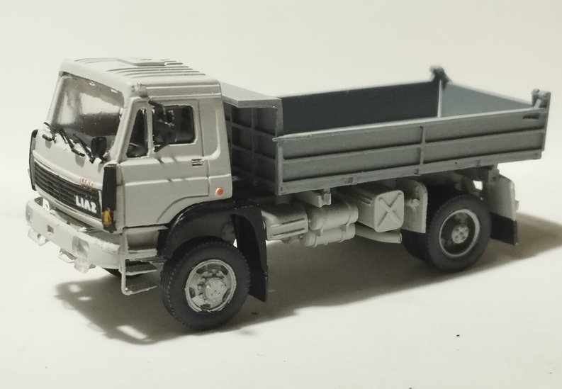 LIAZ 151.261 4x4 sklápěč šedý (model ICAR)