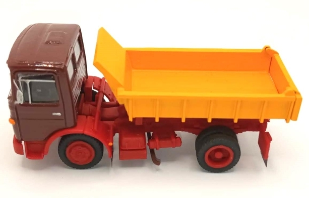 ROMAN S1 sklápěč hnědá kabina (model)