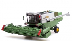 MDW FORTSCHRITT E517 Getreidevollernter mit Kabine (grünes Modell Nr.7)