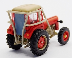 Zetor 4045 Traktor 4x4 s malou kabinou a ochranným rámem (červený model)